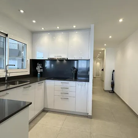 Apartment Sea Views *